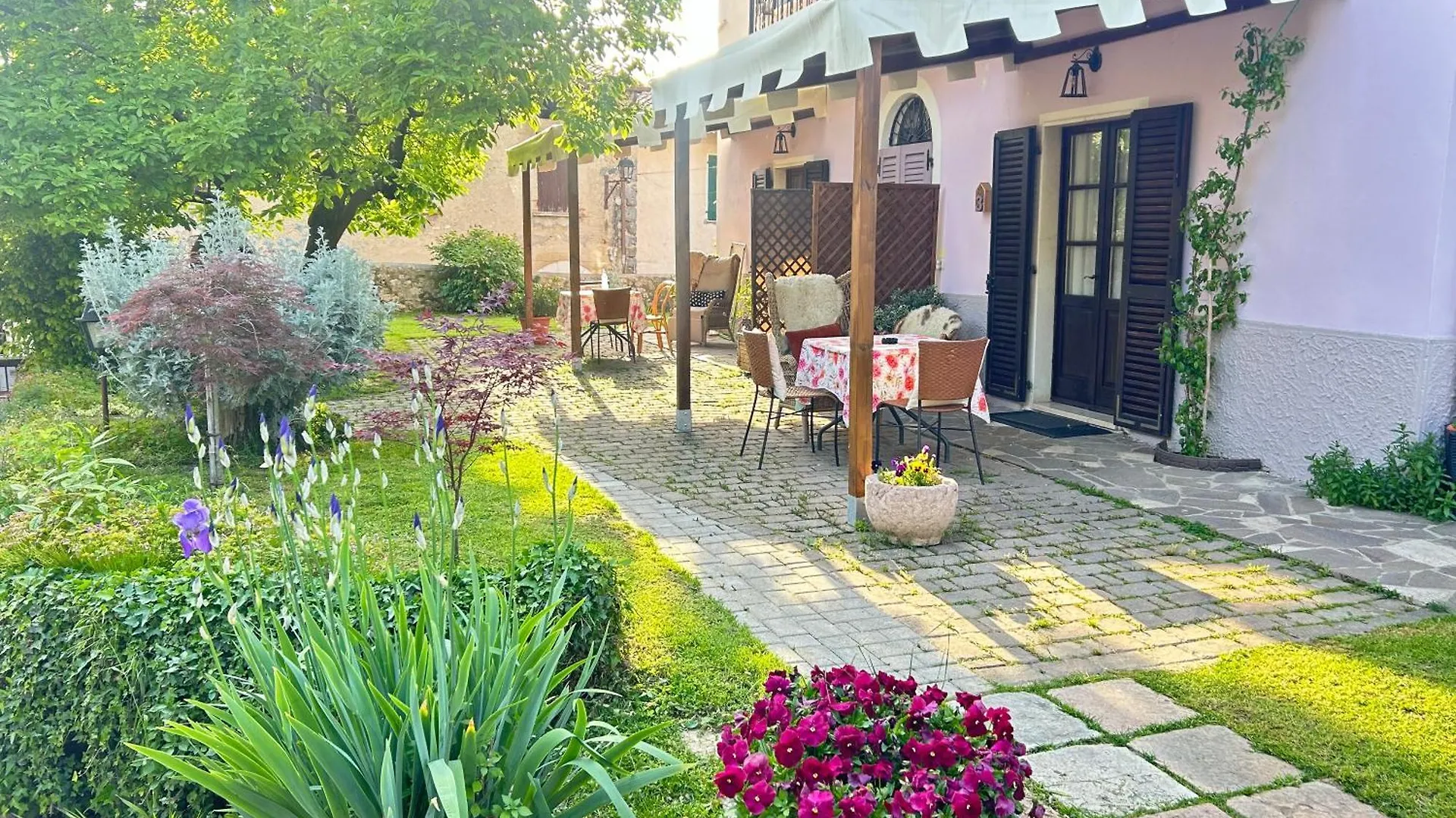 La Casa Di Campagna Sul Garda Puegnago del Garda Bed & Breakfast
