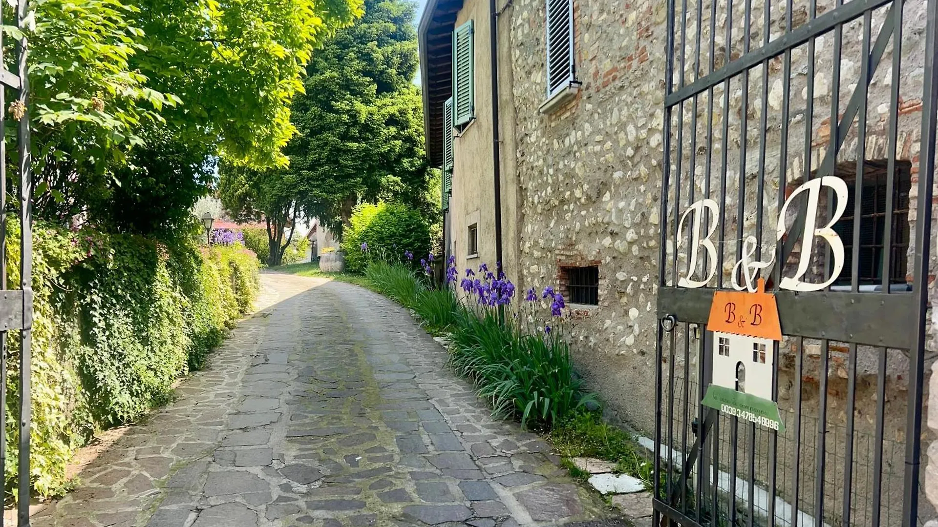 La Casa Di Campagna Sul Garda Puegnago del Garda 0*,  Italy